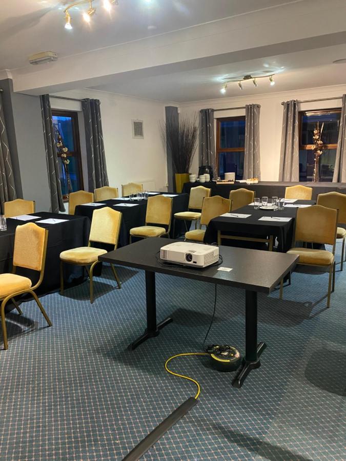 ビュードリー Wharton Park Golf & Country Club Bed & Breakfast エクステリア 写真