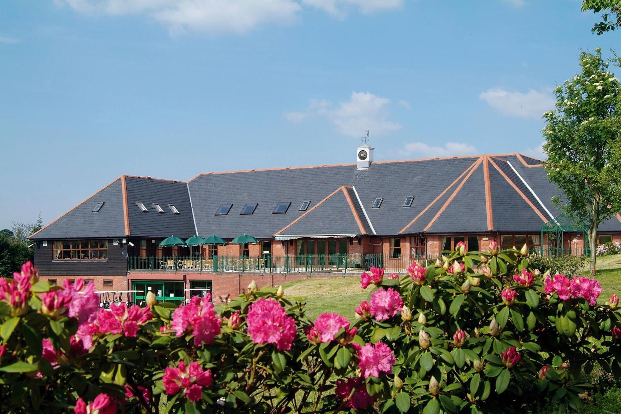 ビュードリー Wharton Park Golf & Country Club Bed & Breakfast エクステリア 写真