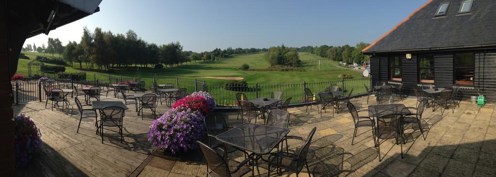 ビュードリー Wharton Park Golf & Country Club Bed & Breakfast エクステリア 写真